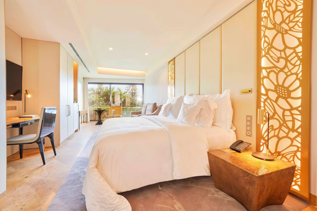 The Reserve by Savoy Signature 16/65