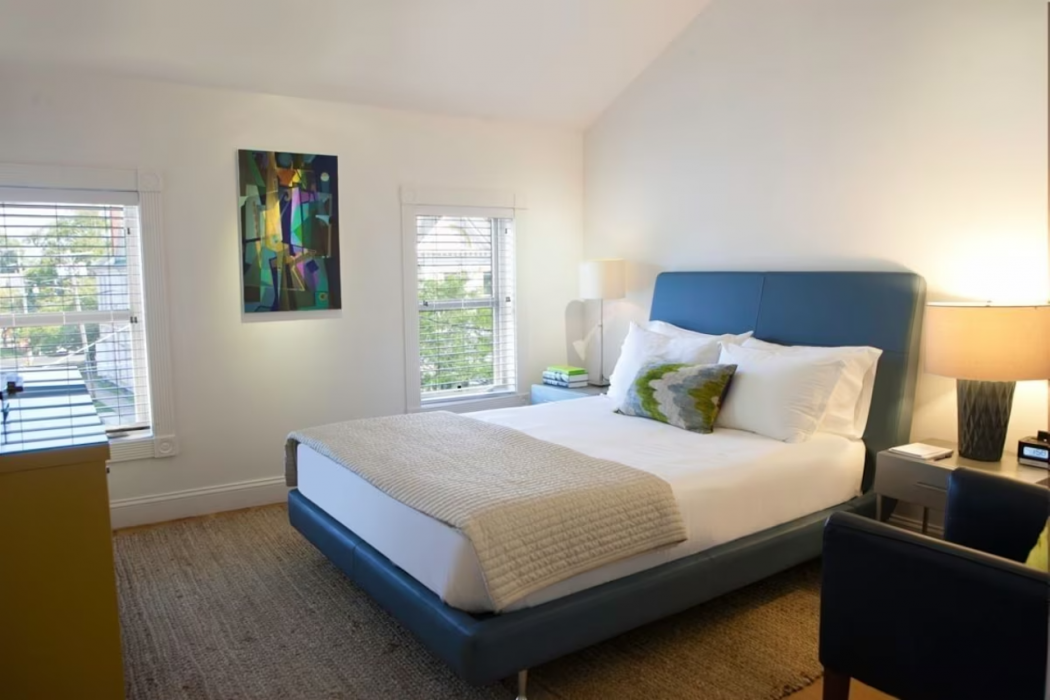 Zey Hotel 8/40