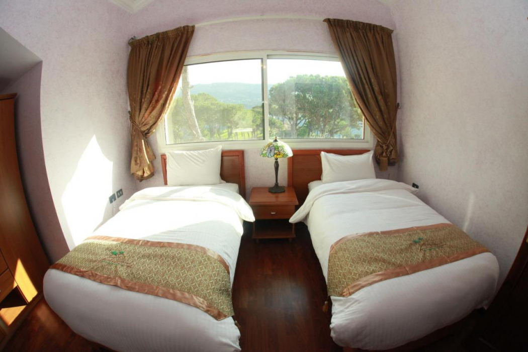 Pineland Hotel & Health Resort 8/59
