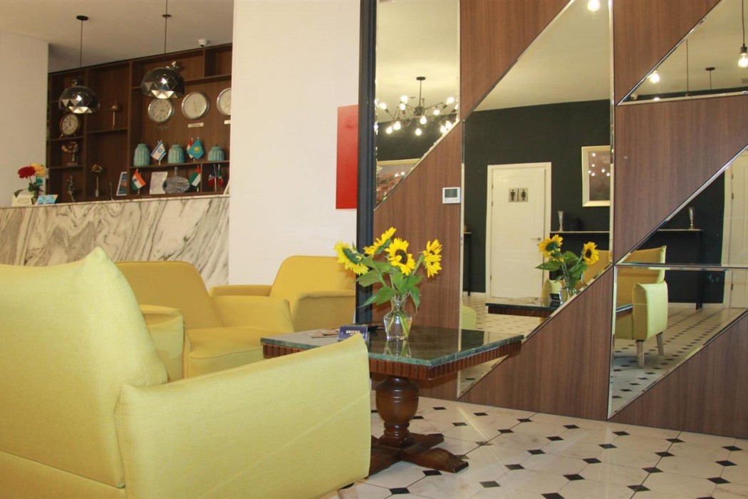 Bricks Hotel 7/57