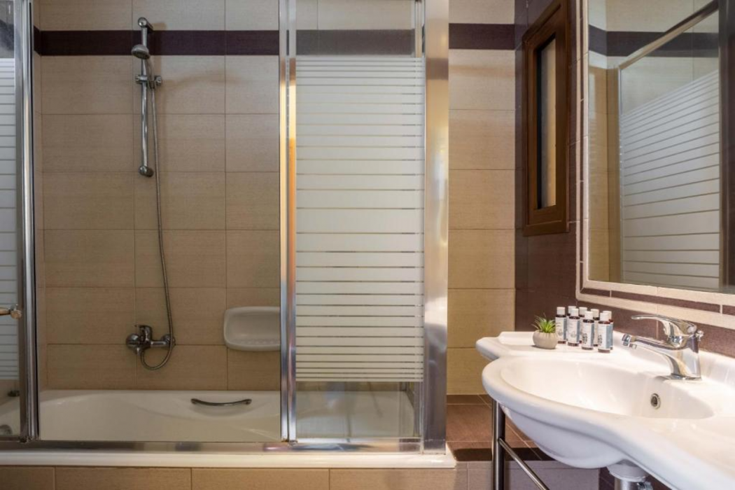 Hotel Serenity Tolo 10/31