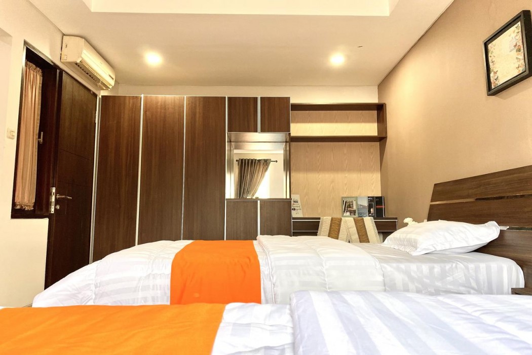 Behomy Corner 8 Lippo Karawaci by ZUZU 23/67