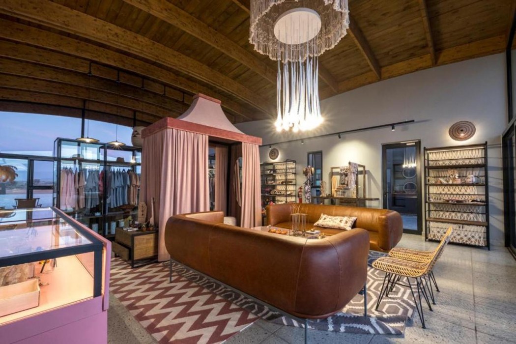 The Desert Grace, Gondwana Collection Namibia (PTY 9/58