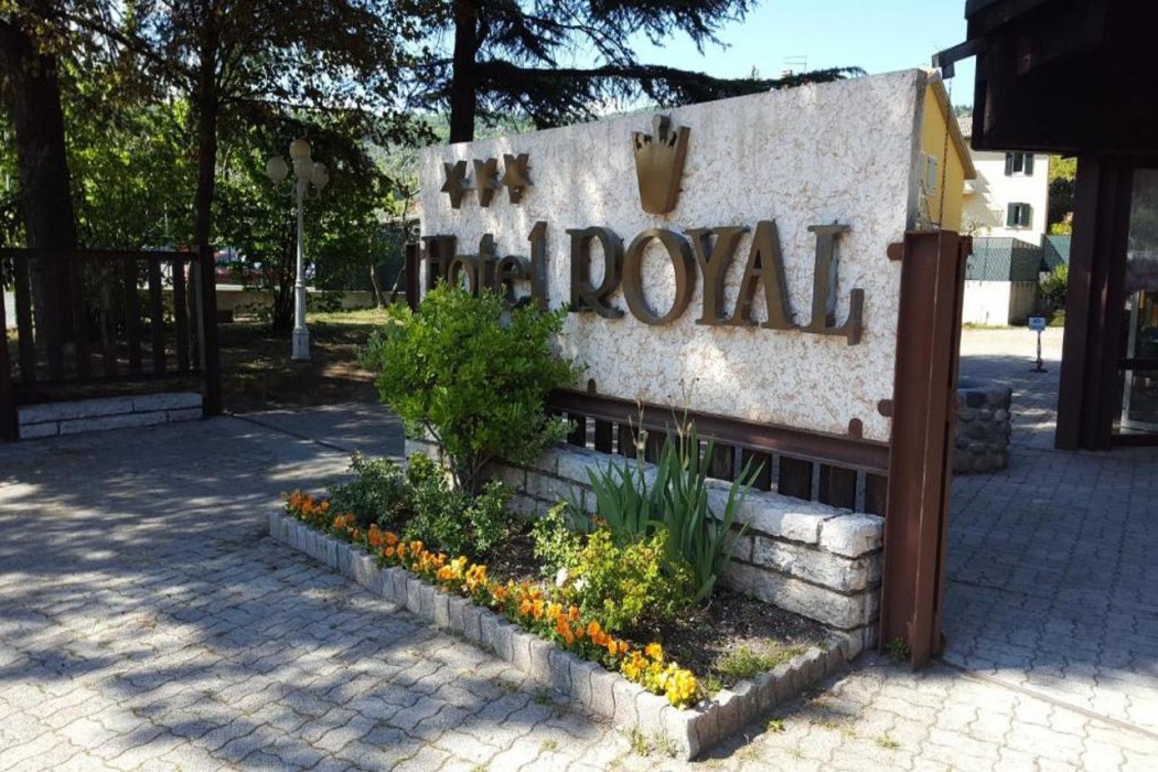 Royal Hotel Garda 1/18