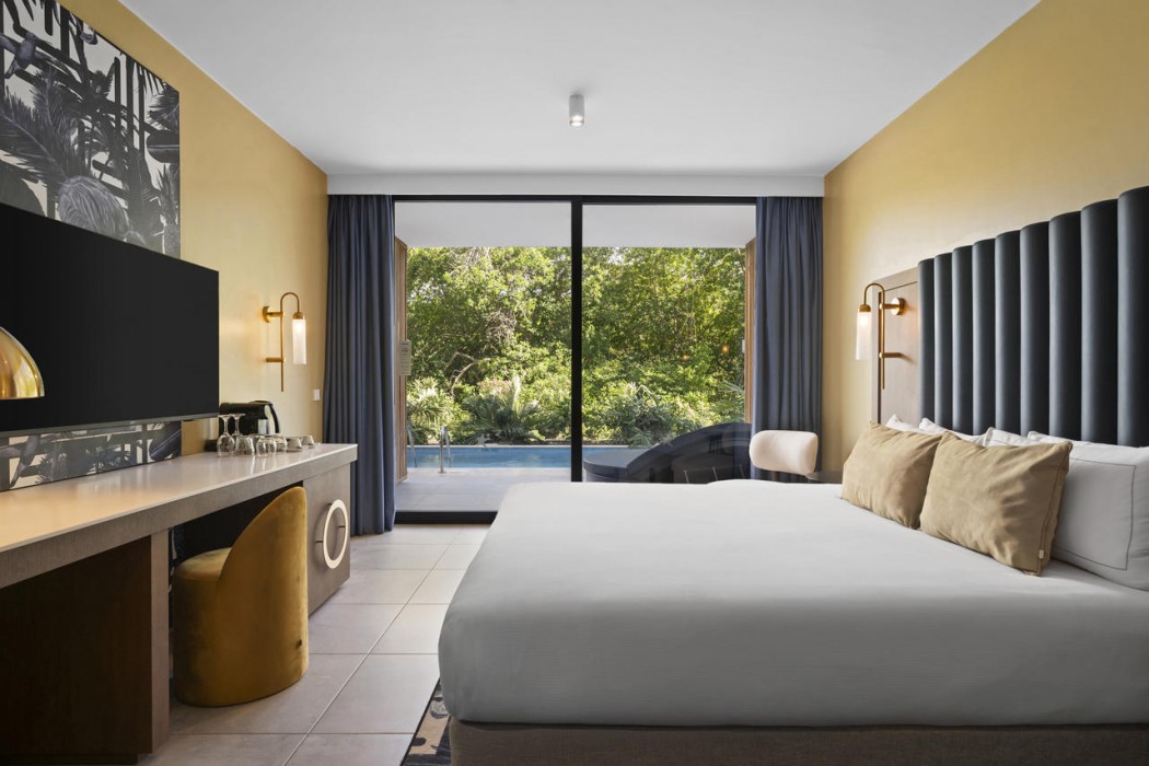 The Rif at Mangrove Beach Corendon Curacao All-Inclusive, Curio by Hilton 20/76