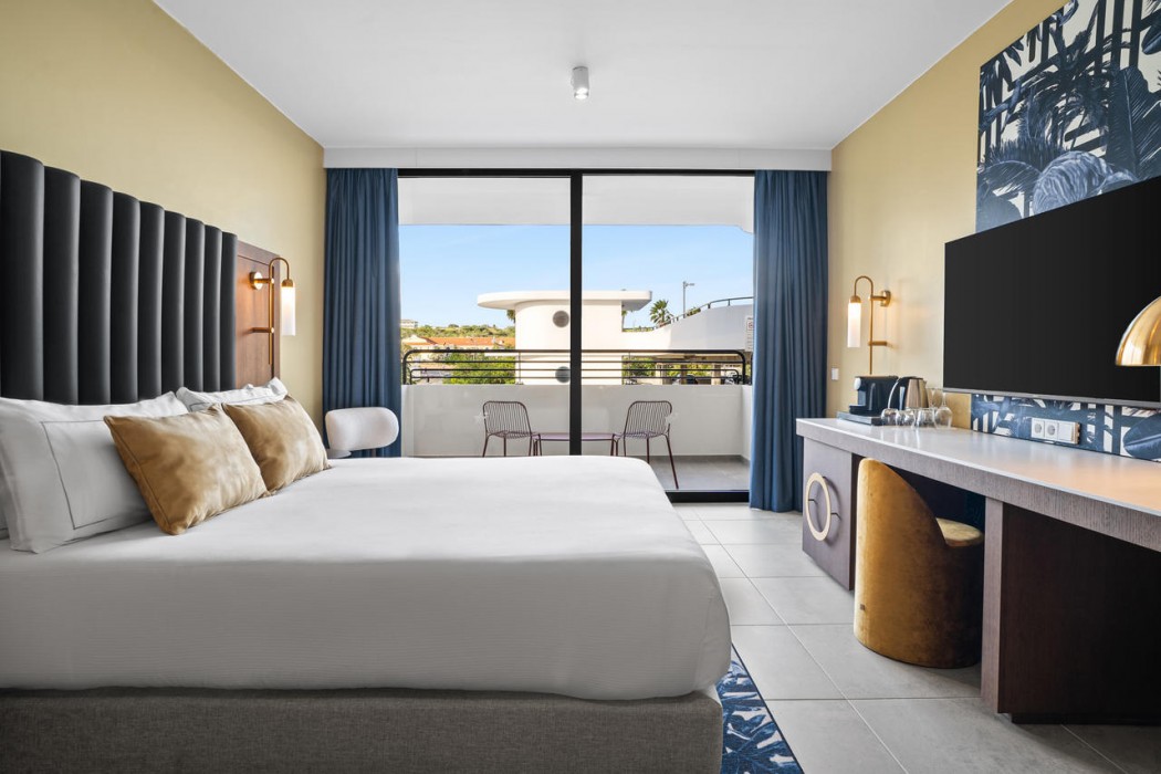 The Rif at Mangrove Beach Corendon Curacao All-Inclusive, Curio by Hilton 26/76