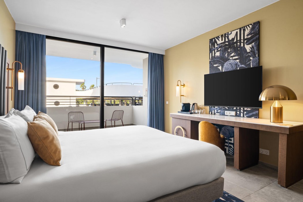 The Rif at Mangrove Beach Corendon Curacao All-Inclusive, Curio by Hilton 18/76
