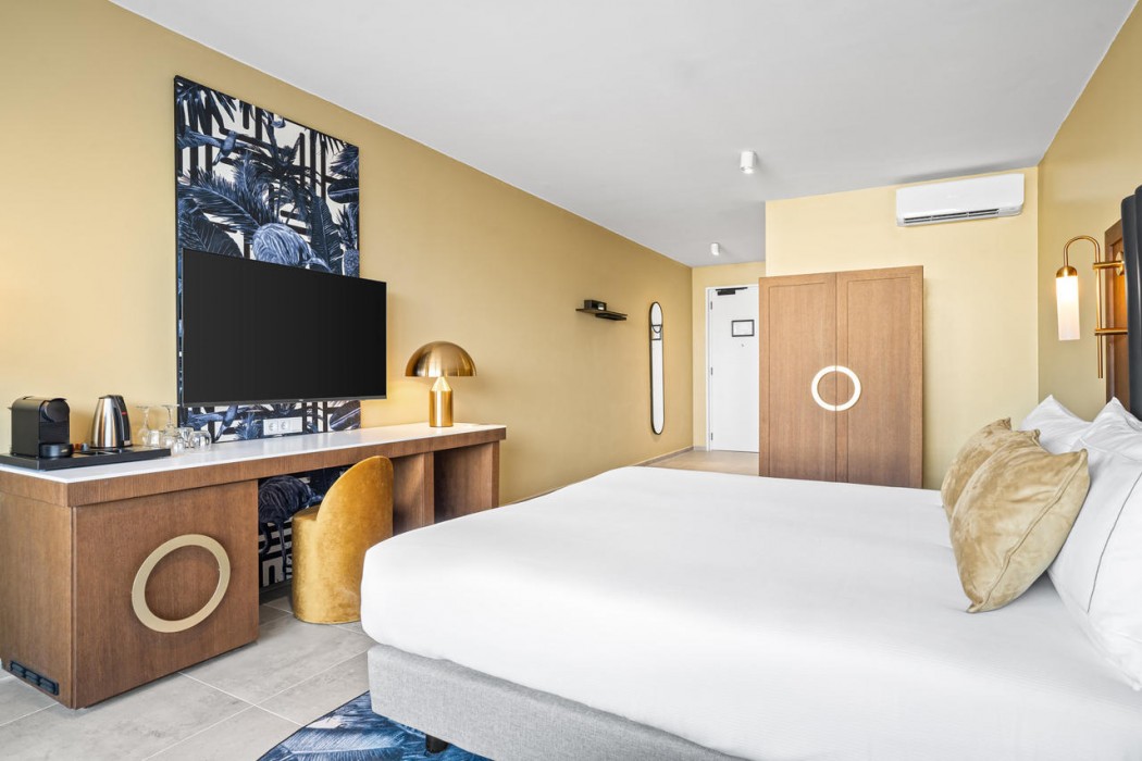 The Rif at Mangrove Beach Corendon Curacao All-Inclusive, Curio by Hilton 25/76