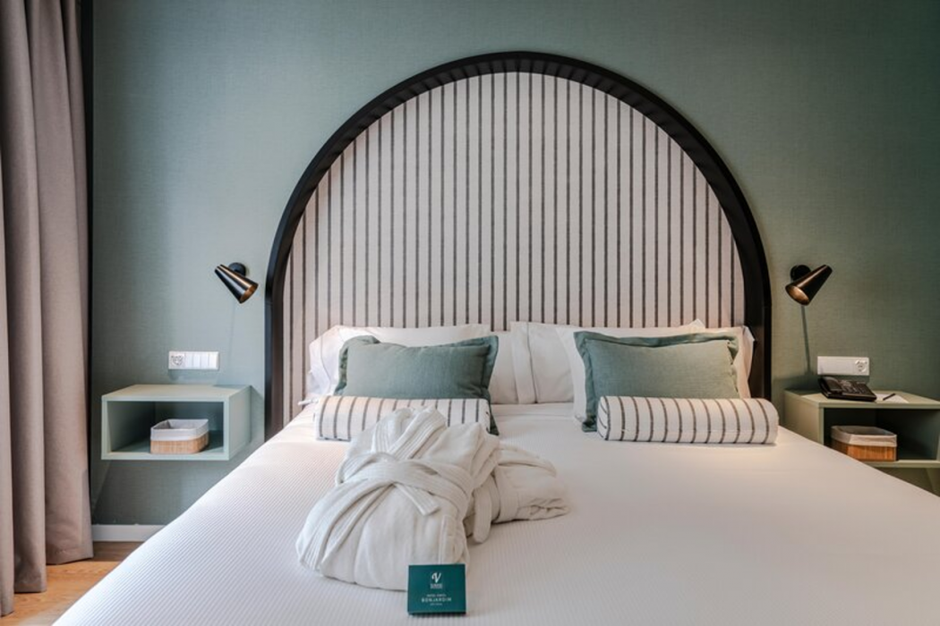 Hotel Vincci Bonjardim 39/131