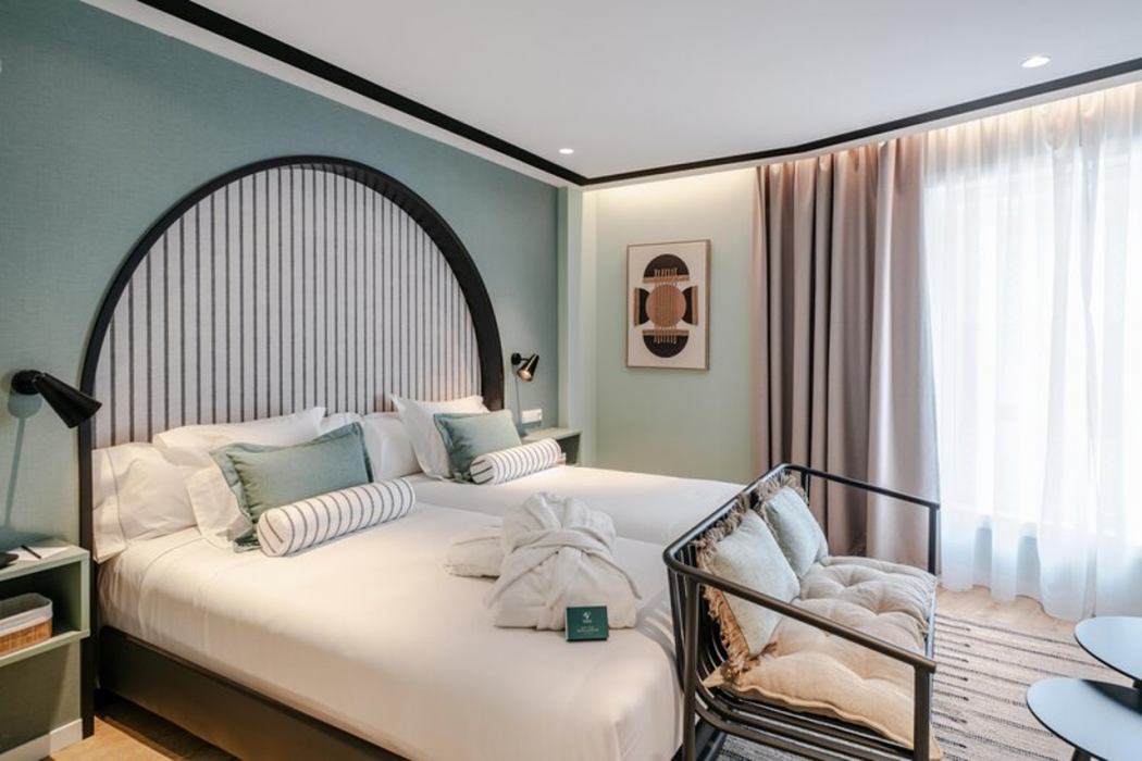 Hotel Vincci Bonjardim 46/131
