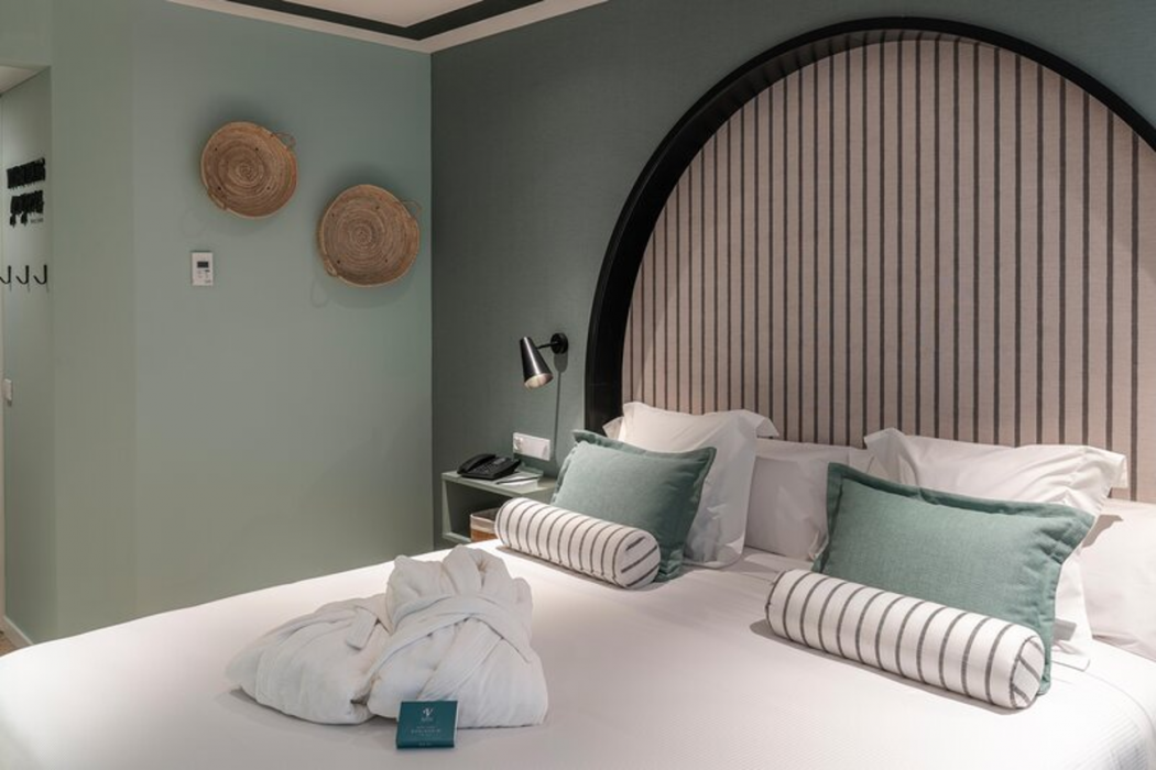 Hotel Vincci Bonjardim 40/131