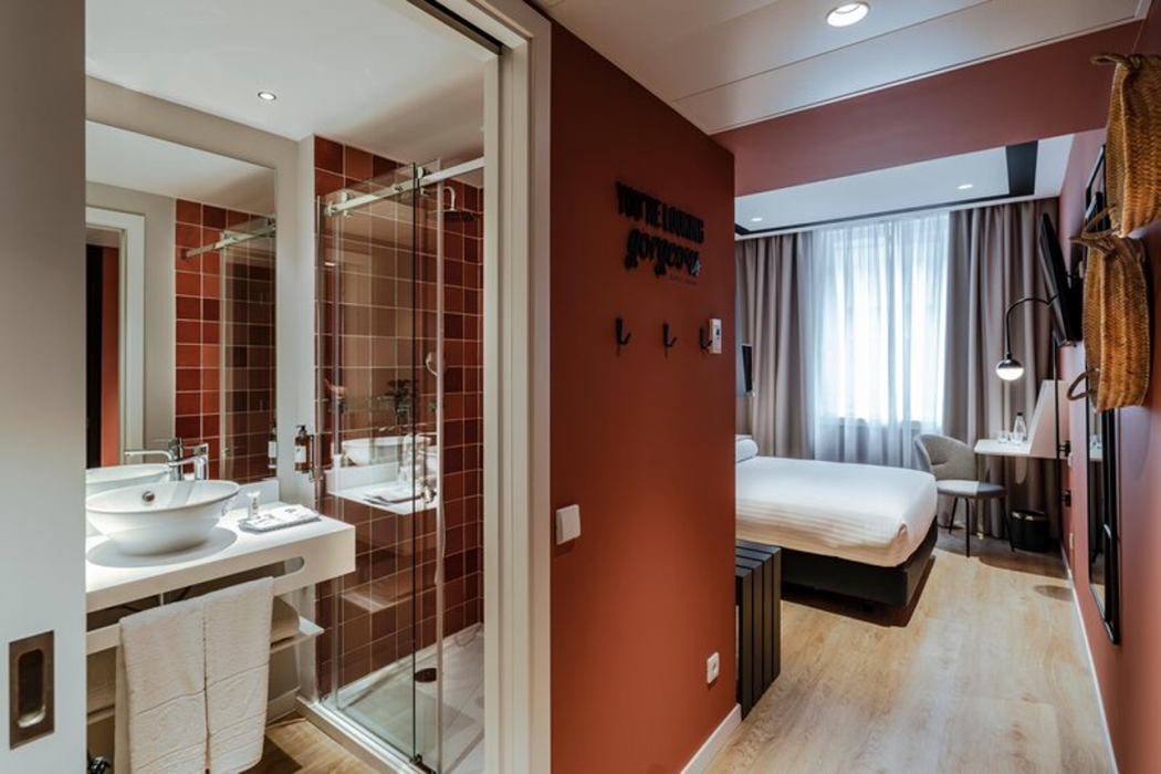 Hotel Vincci Bonjardim 38/131
