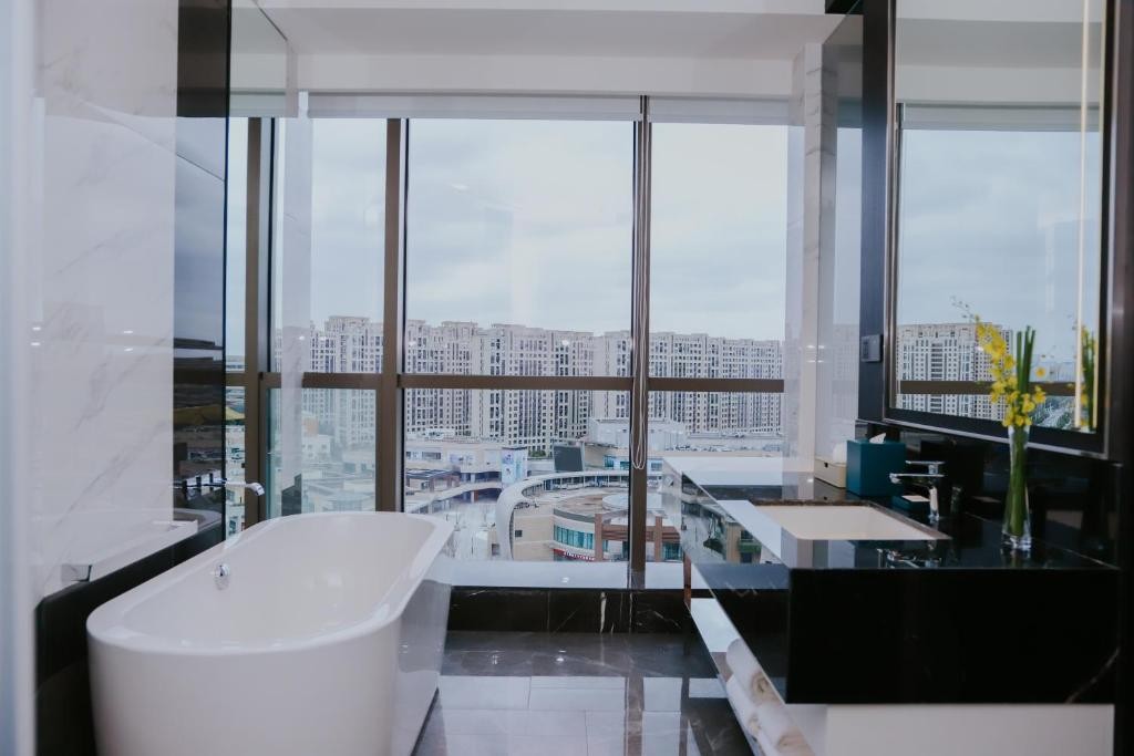 Hyatt Centric Lakeside Ningbo 12/47