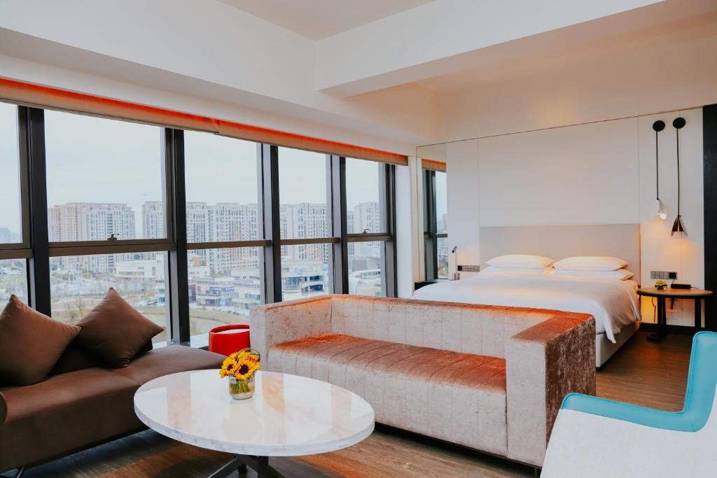 Hyatt Centric Lakeside Ningbo 13/47