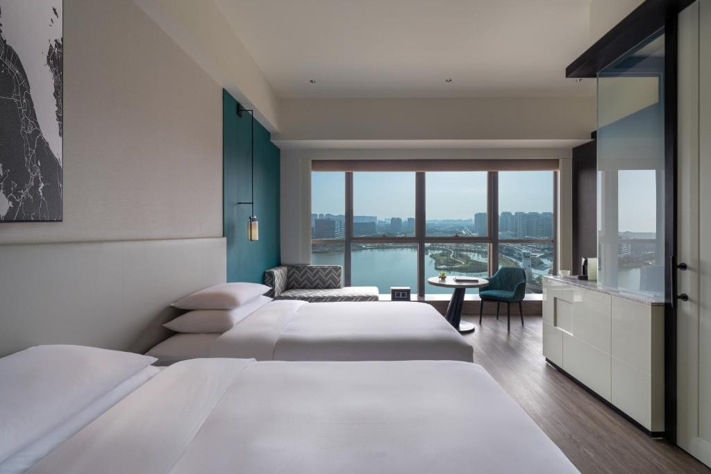 Hyatt Centric Lakeside Ningbo 8/47