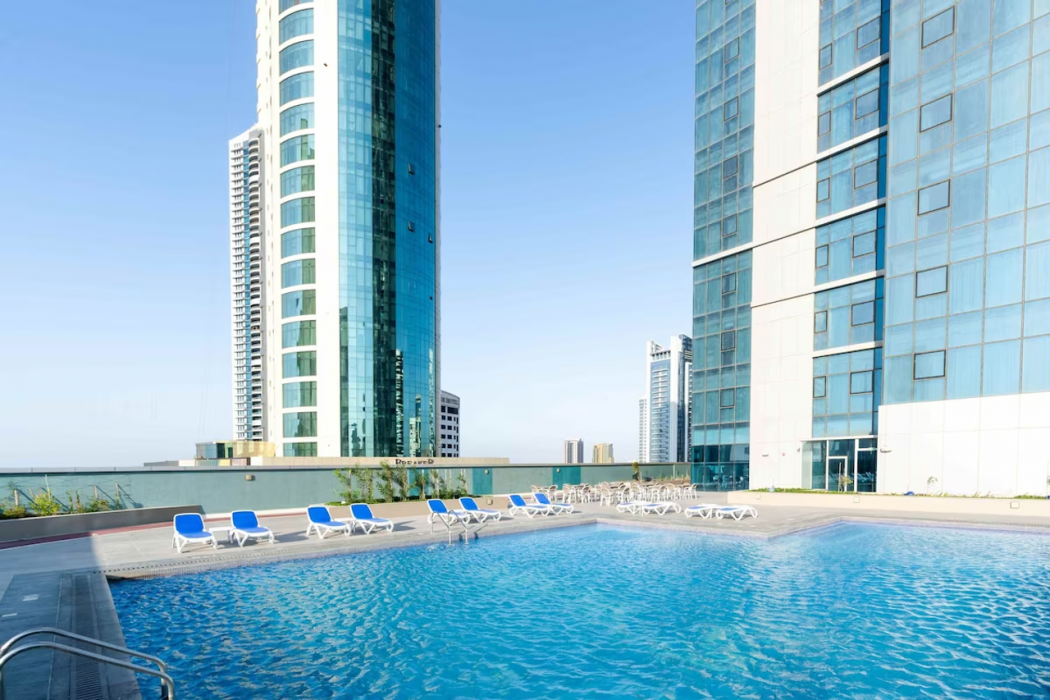 S Plaza Suites Hotel 28/70