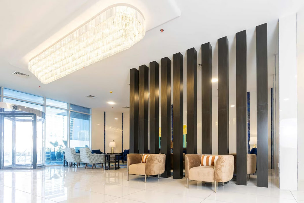 S Plaza Suites Hotel 5/70