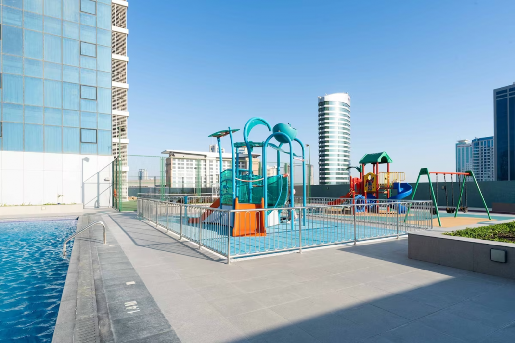 S Plaza Suites Hotel 25/70