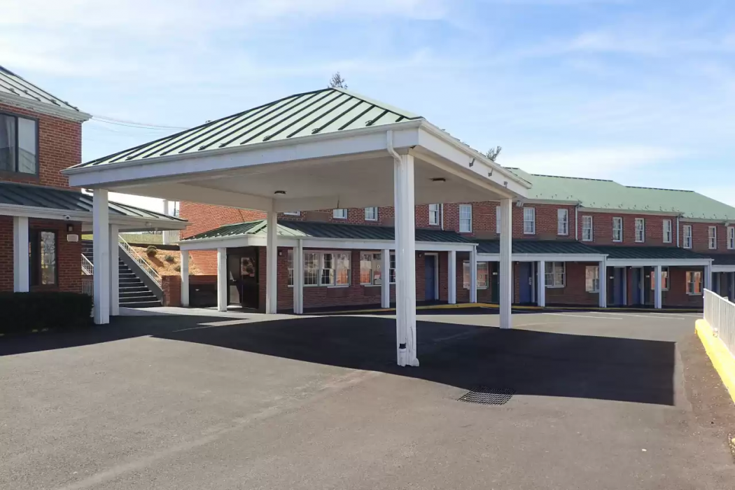 Econo Lodge Waynesboro - Skyline Drive, VA 1/24