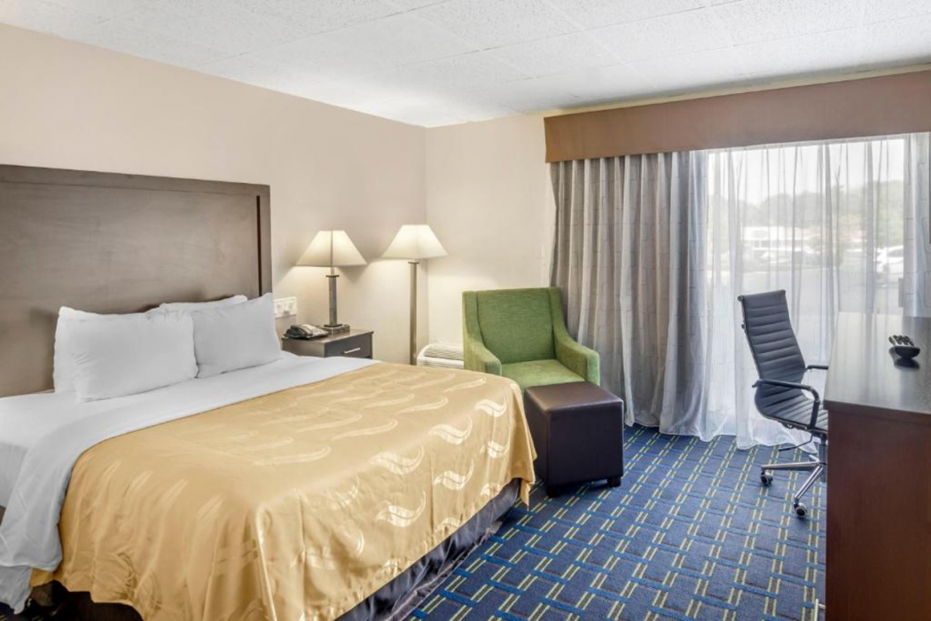 Econo Lodge Waynesboro - Skyline Drive, VA 7/24