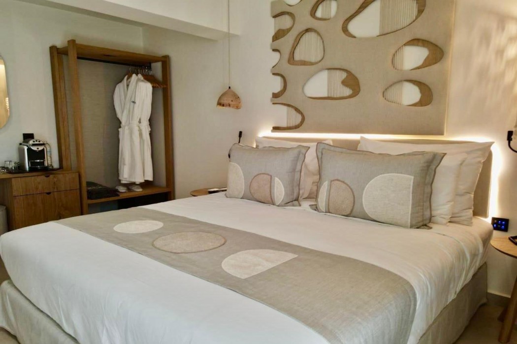 Cabana White Boutique Hotel & Suites 24/80