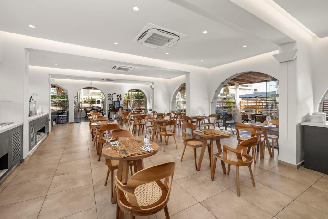 Cabana White Boutique Hotel & Suites 60/80