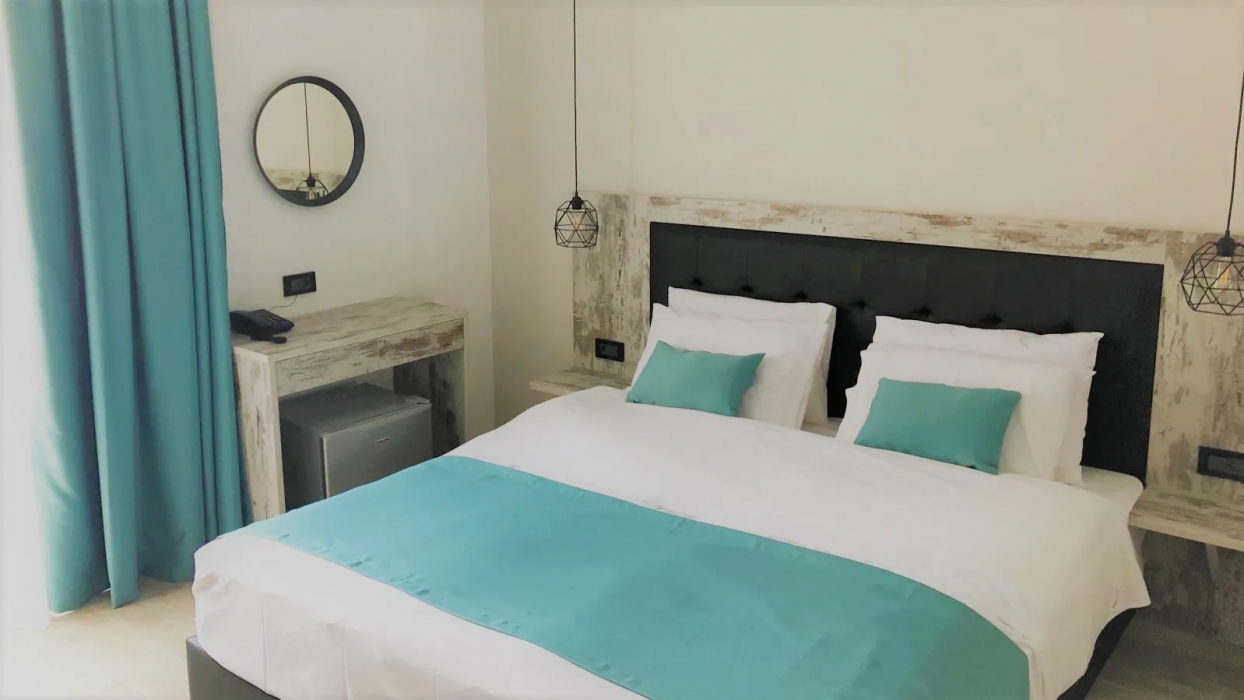 Evita Blue Hotel 8/35