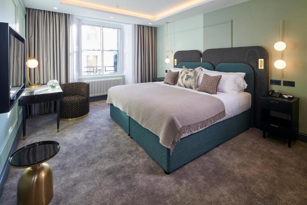 Cheval Hyde Park Gate 15/61