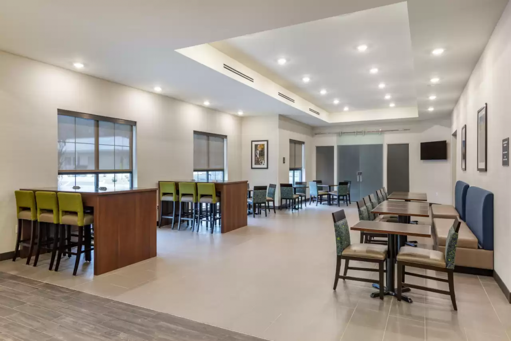 Comfort Suites Newnan GA 25/42