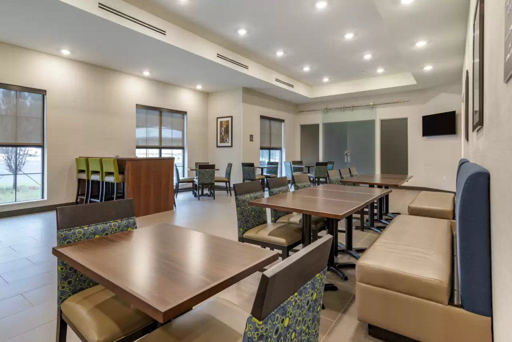 Comfort Suites Newnan GA 26/42