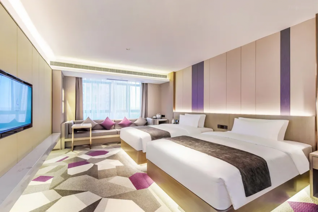 Lifeng Hotel (Chongqing Bishan Light Rail Station Store) 15/31