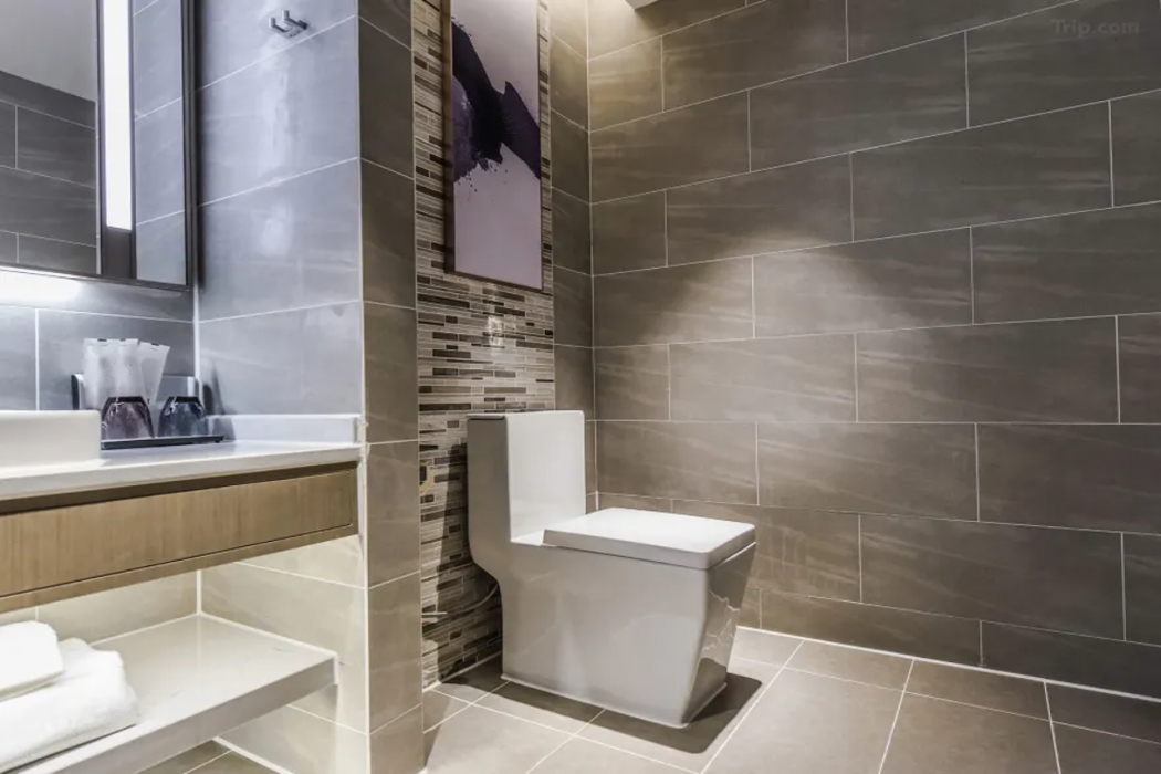 Lifeng Hotel (Chongqing Bishan Light Rail Station Store) 10/31