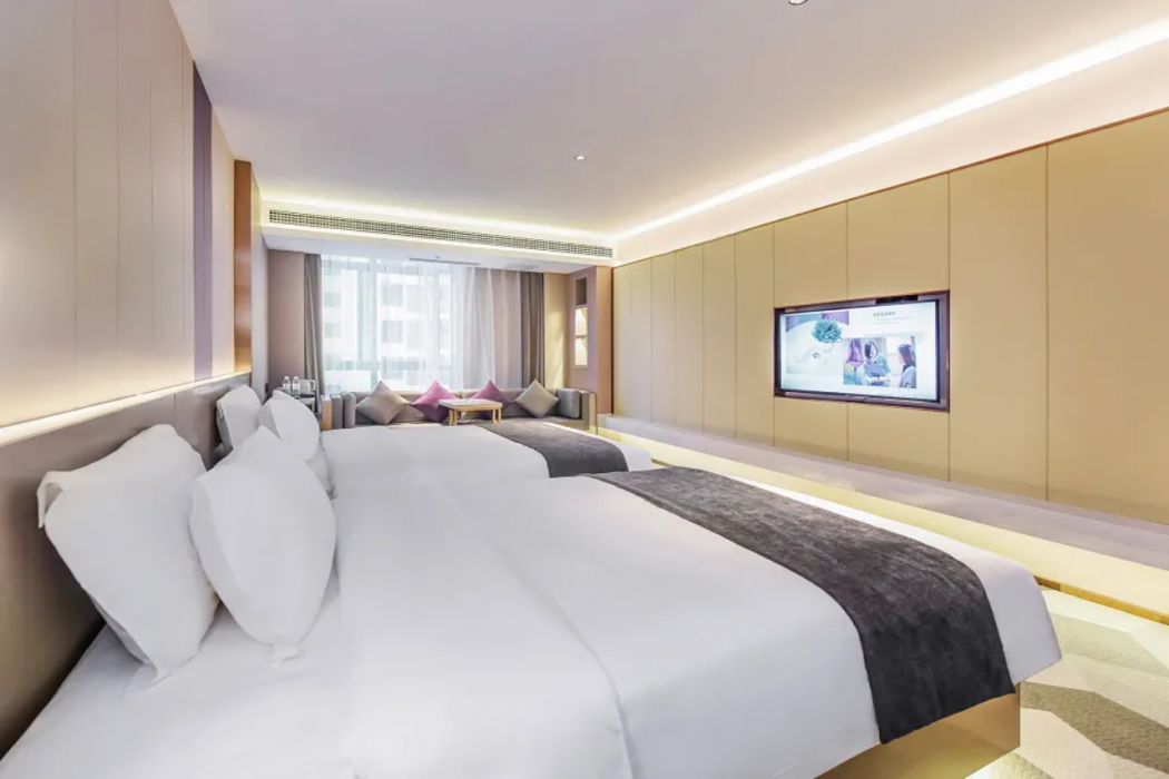 Lifeng Hotel (Chongqing Bishan Light Rail Station Store) 14/31