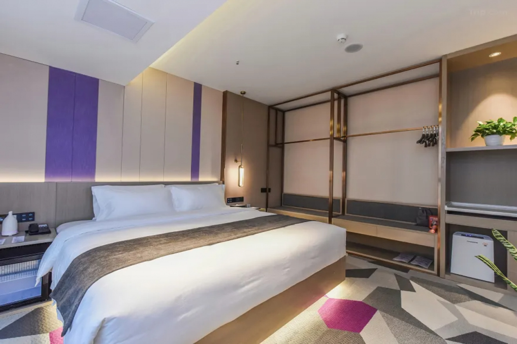 Lifeng Hotel (Chongqing Bishan Light Rail Station Store) 11/31
