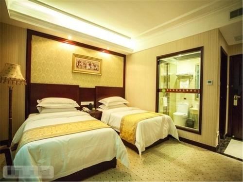 Vienna International Hotel (Shenzhen Guanlan Huanguan South Road) 13/45