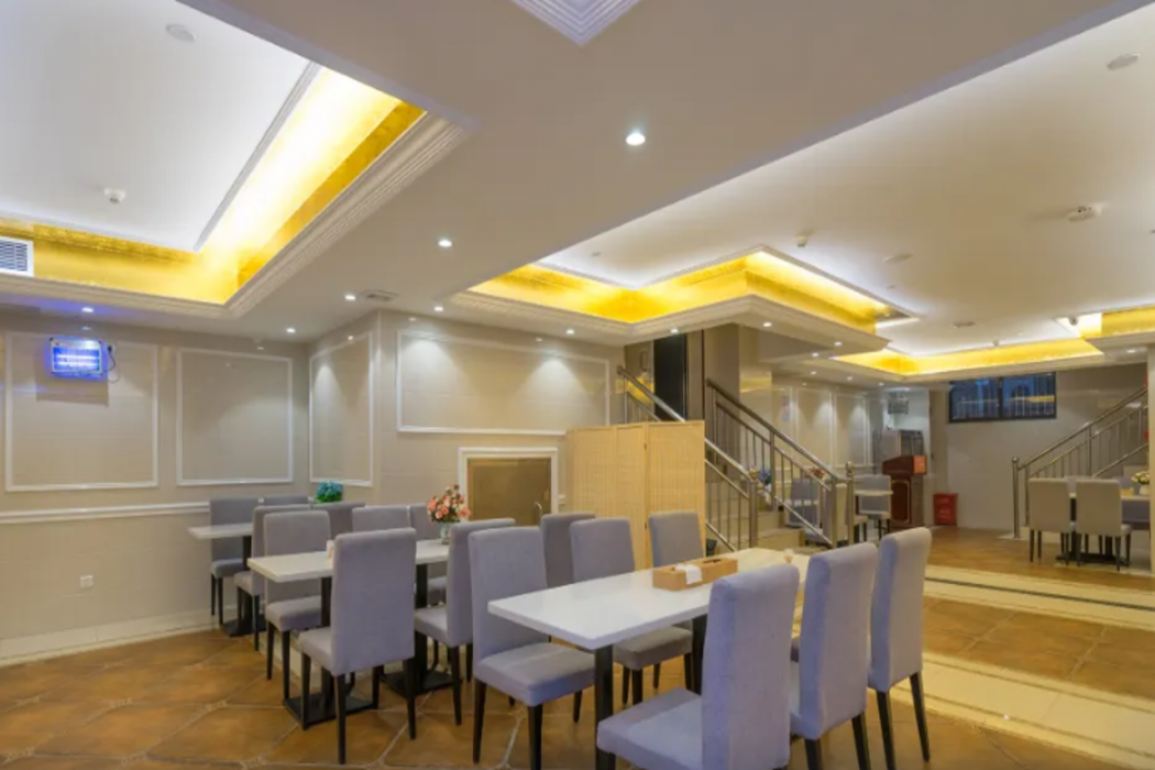 Vienna Hotel (Guangzhou railway station & Xiaobei subway station) 35/48