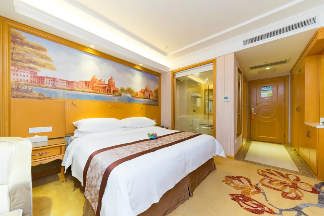 Vienna Hotel (Shenzhen Pingshan Yingzhan Resort Garden Store) 8/11