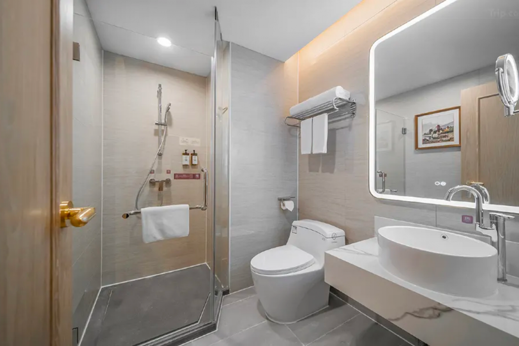 Vienna Hotel (Shenzhen Shuanglong Metro Station Longdong) 19/41