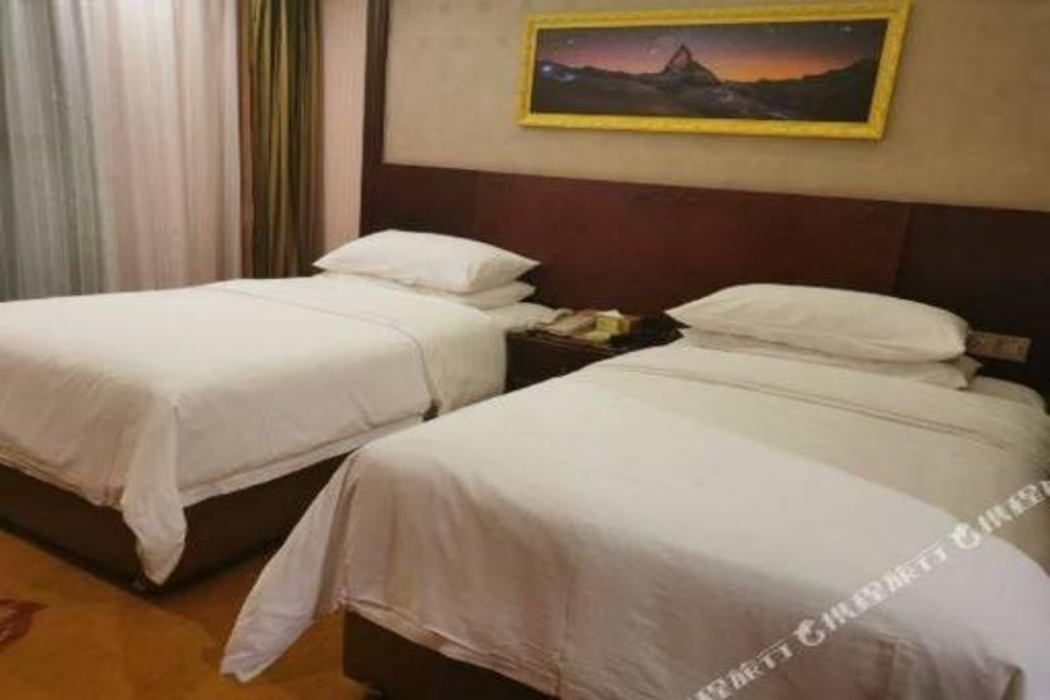 Vienna Hotel (Shanghai Jing'an Gaoping Road) 13/44