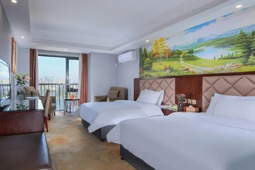 Vienna Hotel (Chengdu Wuhouci Branch) 10/12