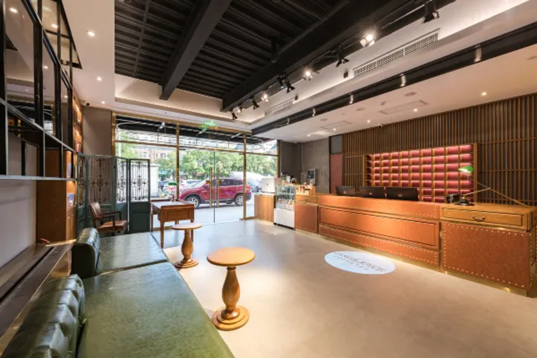 James Joyce Coffetel (Beijing Tiantongyuan South Subway Station) 10/32
