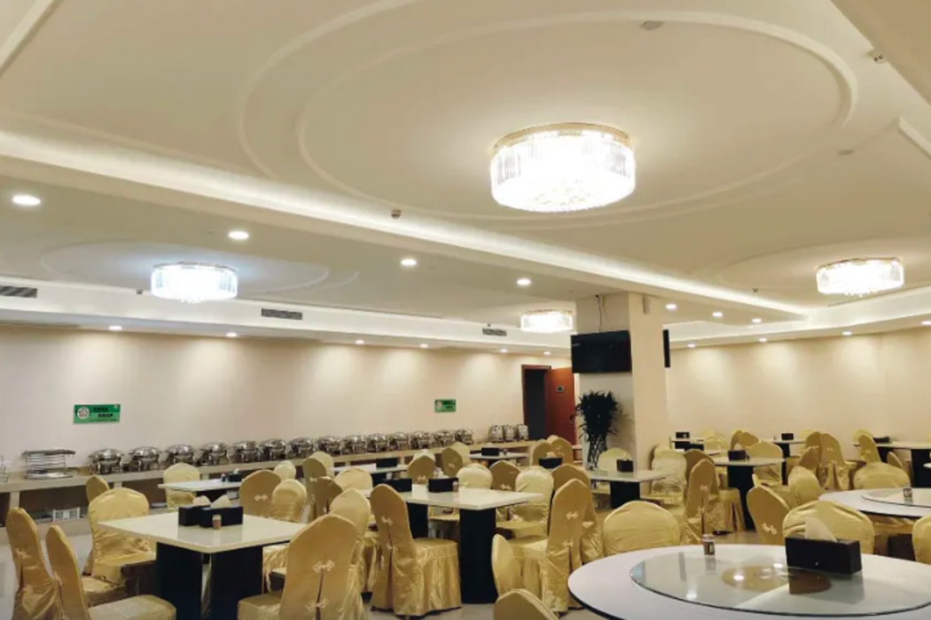 Vienna Hotel (Guangzhou South Railway Station Hanxi Changlong Scenic Spot) 24/42