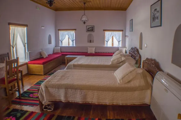 Hotel Old Bazaar 14/63