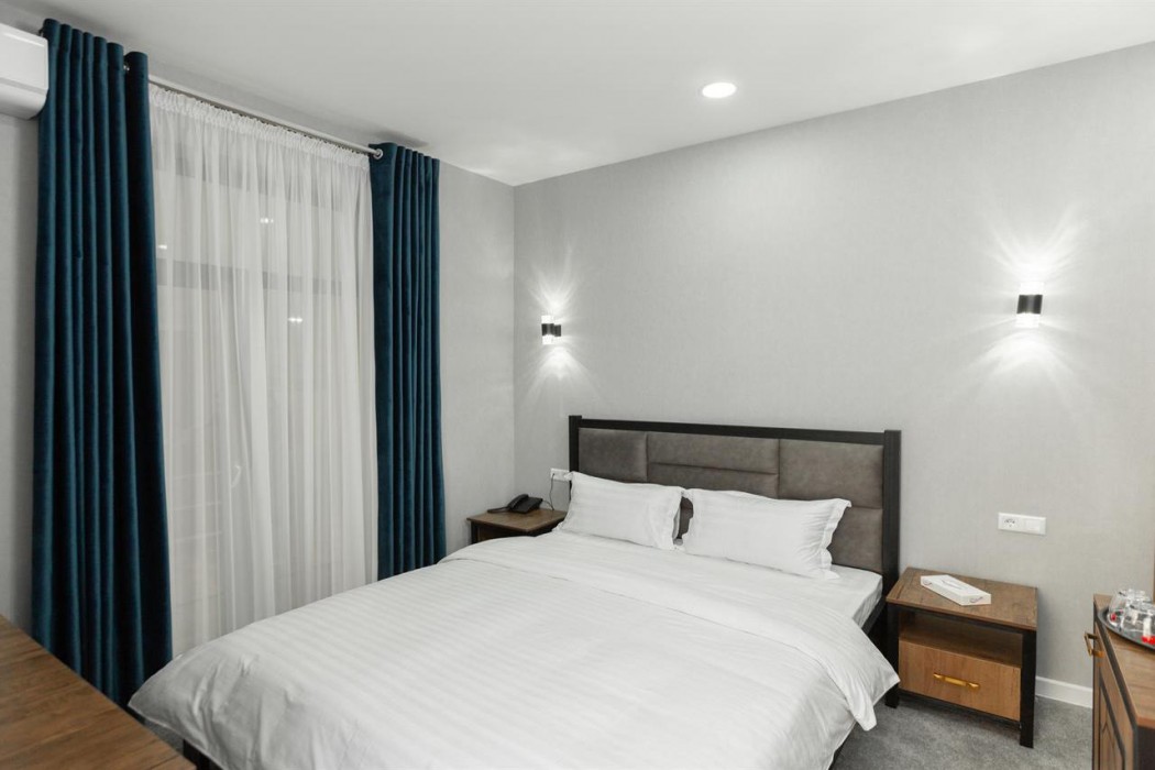 MERCI HOTEL 9/36