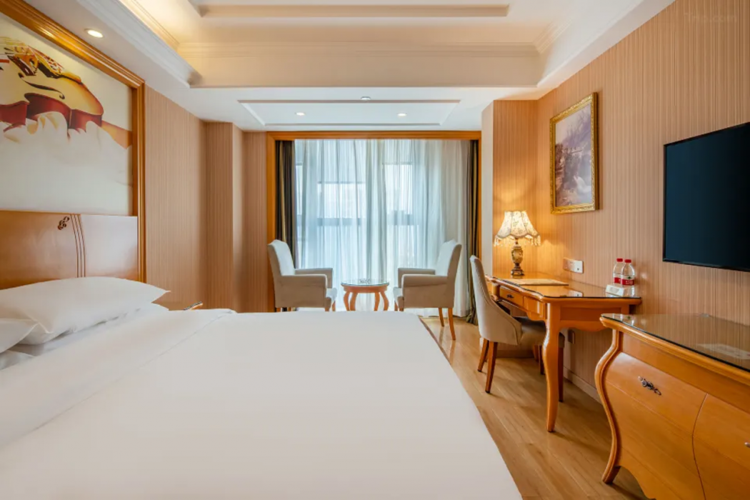 Vienna Hotel (Chongqing High-speed West Railway Station) 7/14
