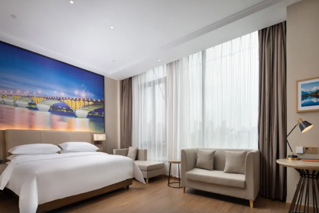 Vienna Hotel (Nanjing Maigao Bridge Subway Station Branch) 9/21