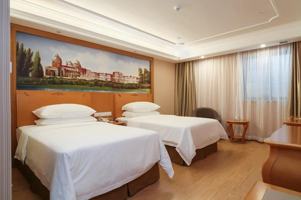 Vienna Hotel (Nanjing Olympic Sports Center) 8/26