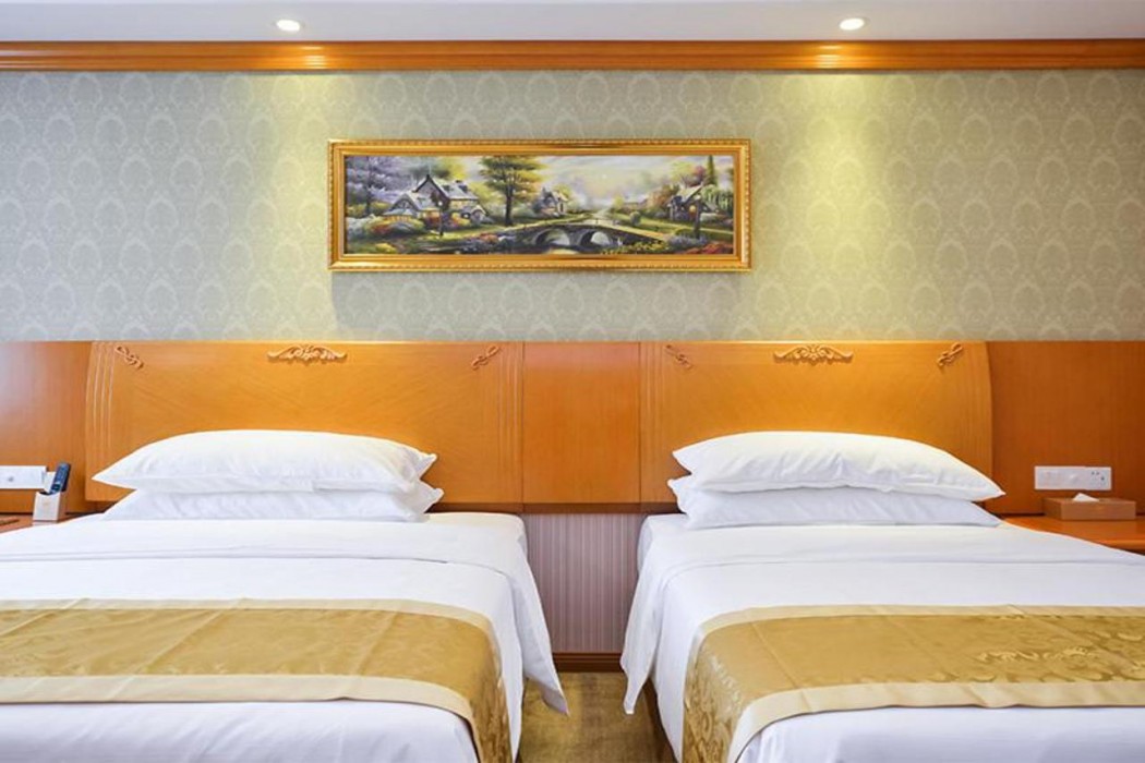 Vienna Hotel (Nanjing Puzhu Middle Road) 9/29