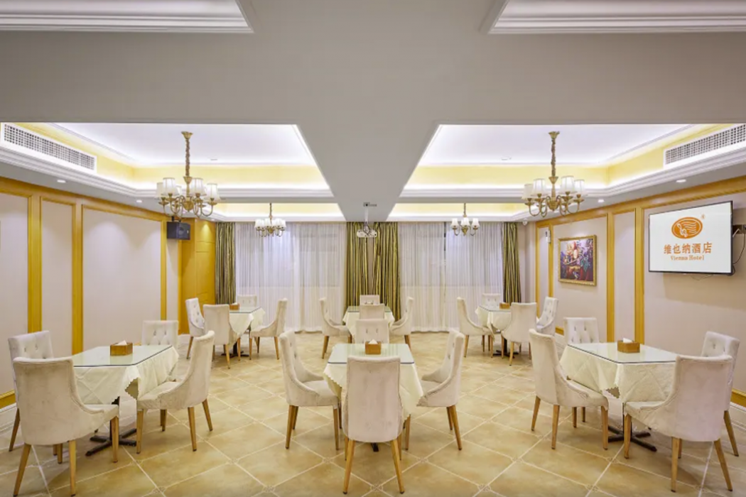 Vienna Hotel (Nanjing Wende Road Metro Station Yanchuang Park) 8/9