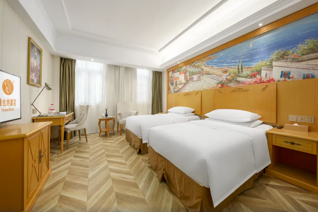 Vienna Hotel (Nanjing Wende Road Metro Station Yanchuang Park) 6/9